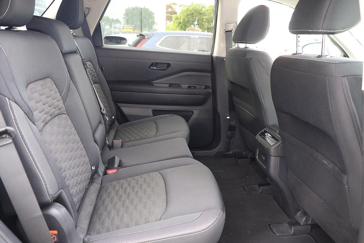 2024 Nissan Pathfinder ST-L R53