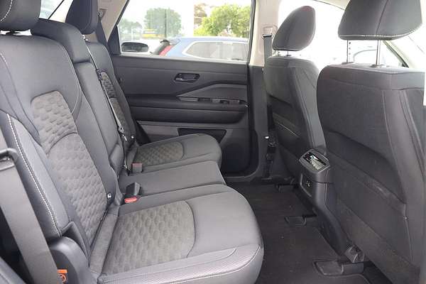 2024 Nissan Pathfinder ST-L R53