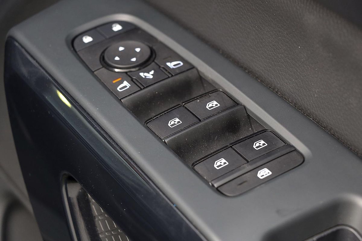 2024 Nissan Pathfinder ST-L R53