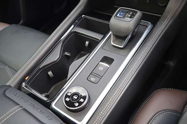 2022 Nissan Pathfinder Ti-L R53