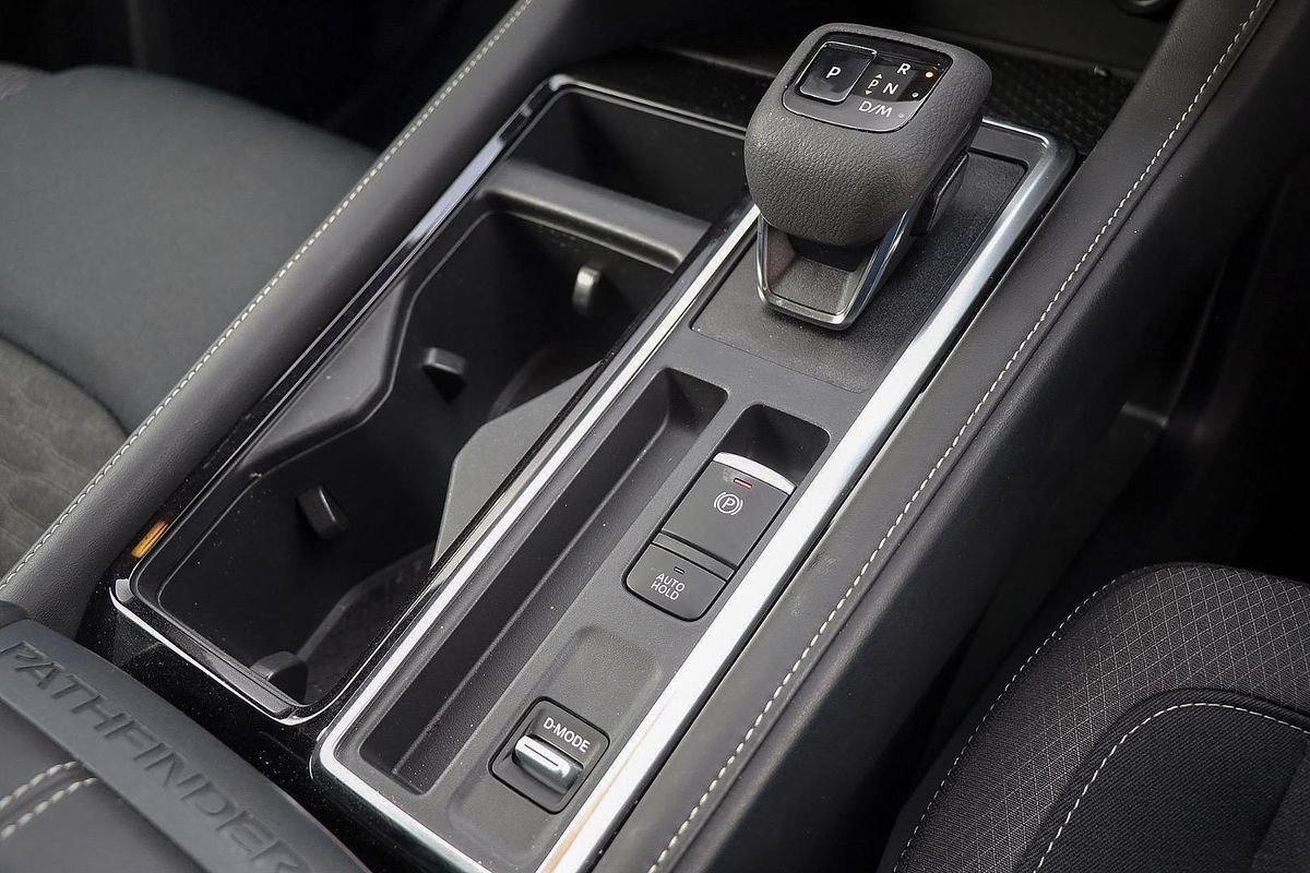 2024 Nissan Pathfinder ST-L R53