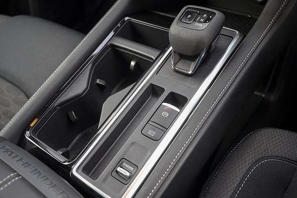 2024 Nissan Pathfinder ST-L R53