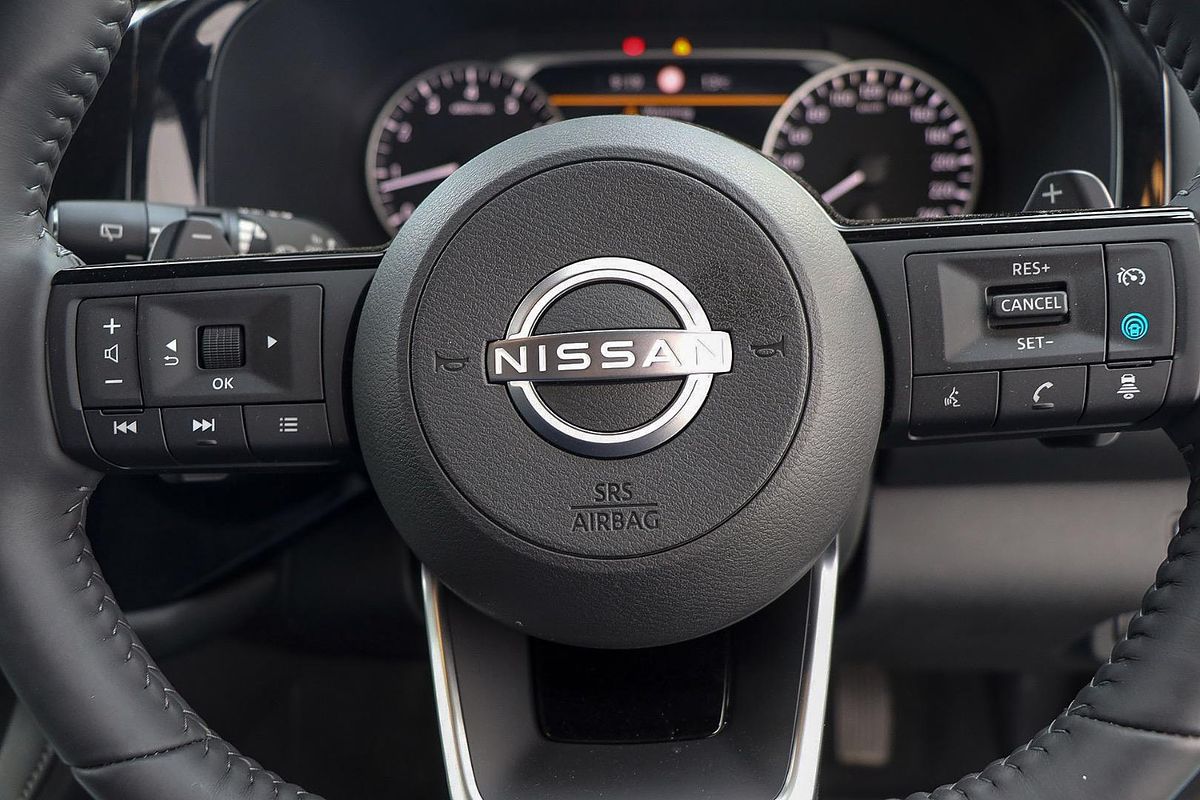 2024 Nissan Pathfinder ST-L R53