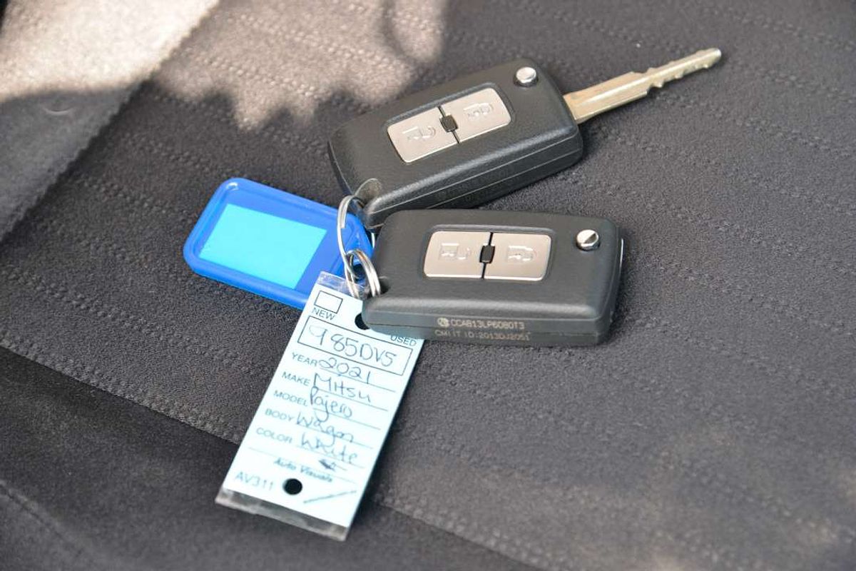 2021 Mitsubishi Pajero GLX NX