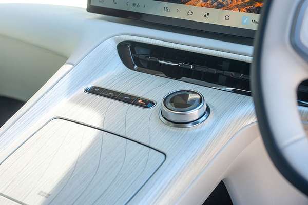 2025 Geely EX5 Inspire E245