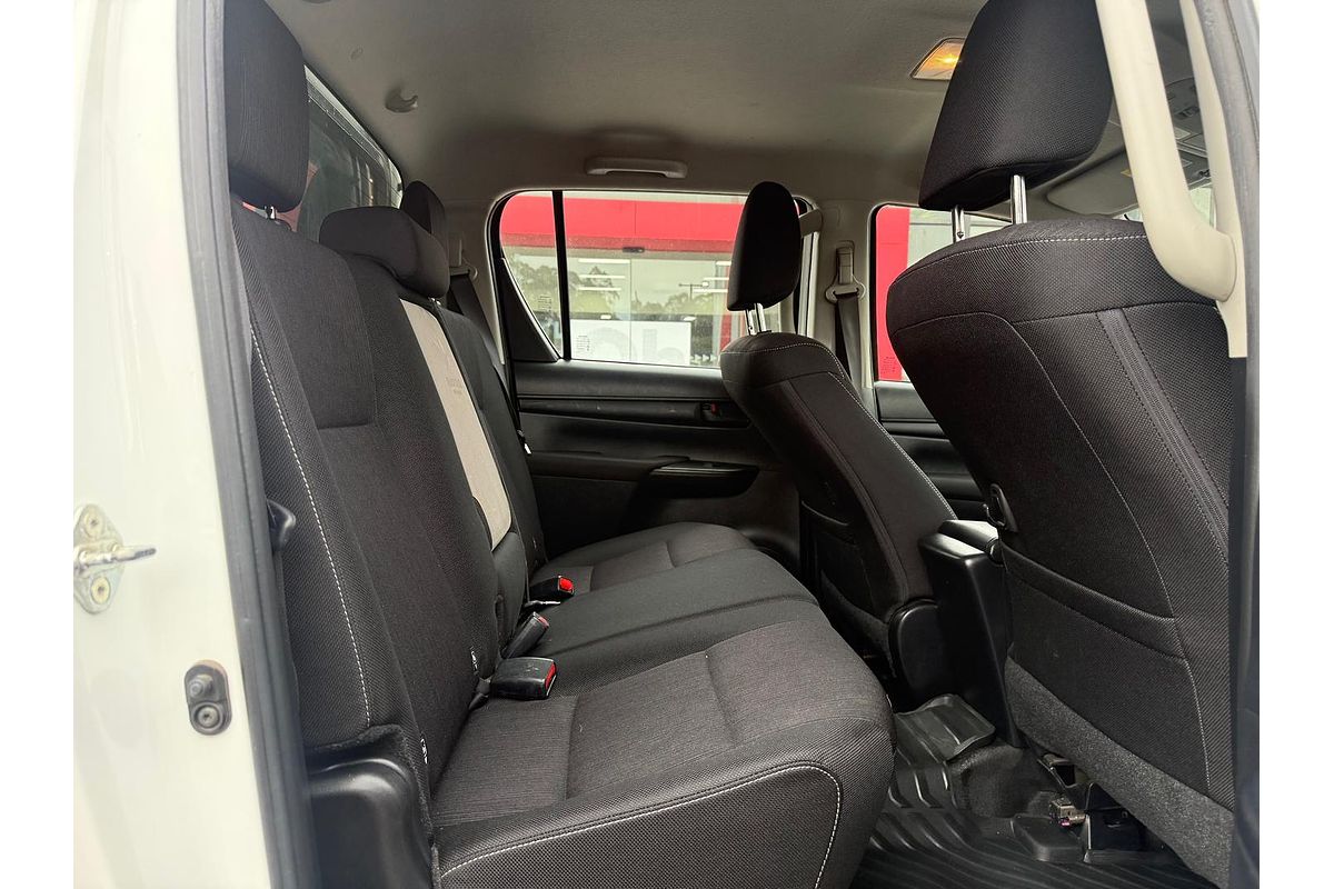 2017 Toyota Hilux SR GUN126R 4X4