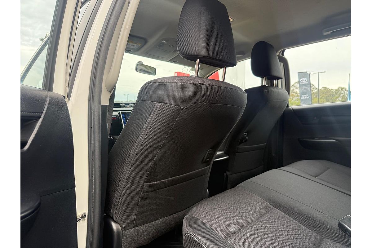 2017 Toyota Hilux SR GUN126R 4X4