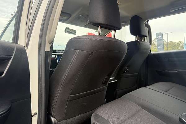 2017 Toyota Hilux SR GUN126R 4X4