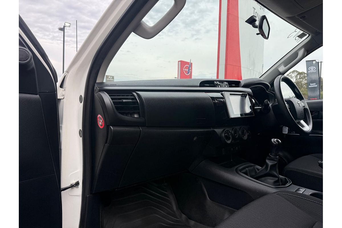 2017 Toyota Hilux SR GUN126R 4X4