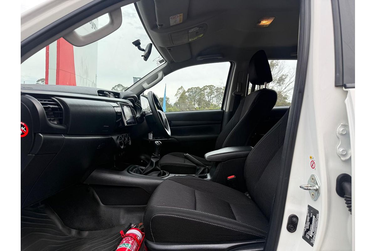 2017 Toyota Hilux SR GUN126R 4X4