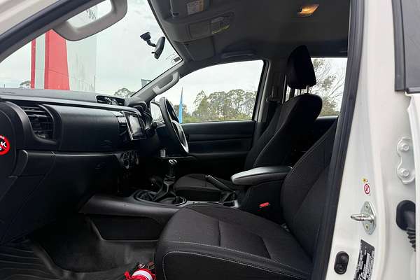 2017 Toyota Hilux SR GUN126R 4X4