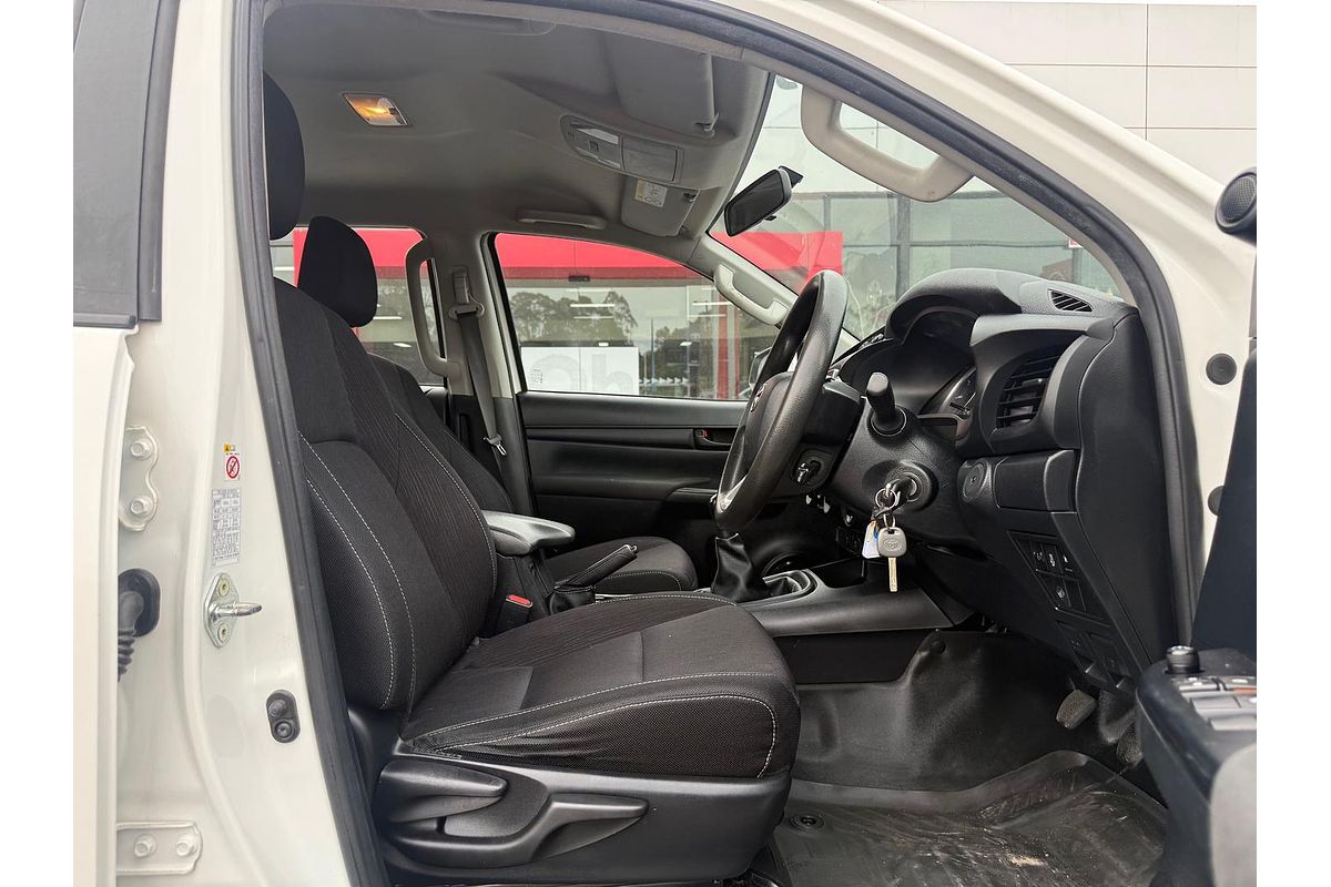 2017 Toyota Hilux SR GUN126R 4X4