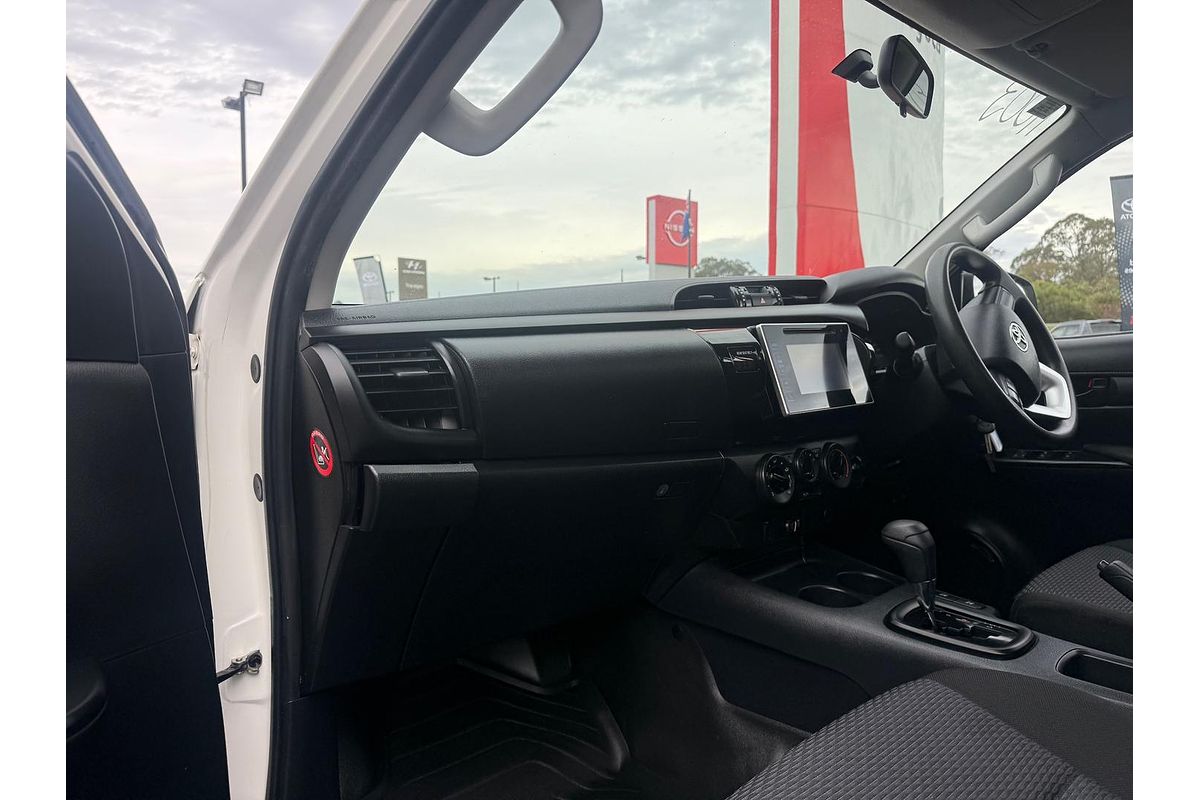 2016 Toyota Hilux Workmate GUN125R 4X4