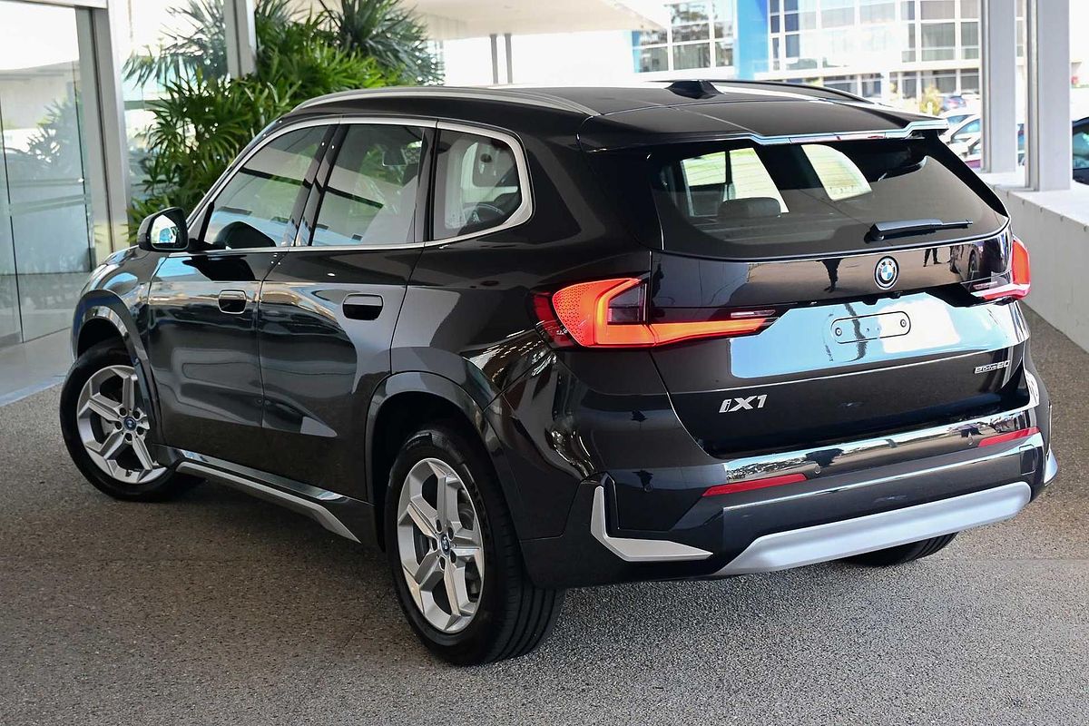 2024 BMW iX1 eDrive20 xLine U11