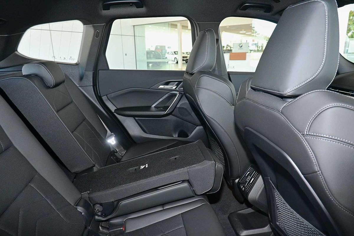 2024 BMW iX1 eDrive20 xLine U11