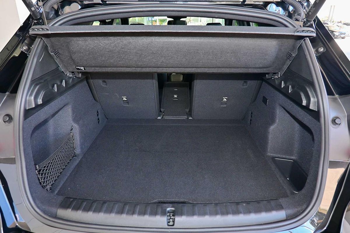 2024 BMW iX1 eDrive20 xLine U11