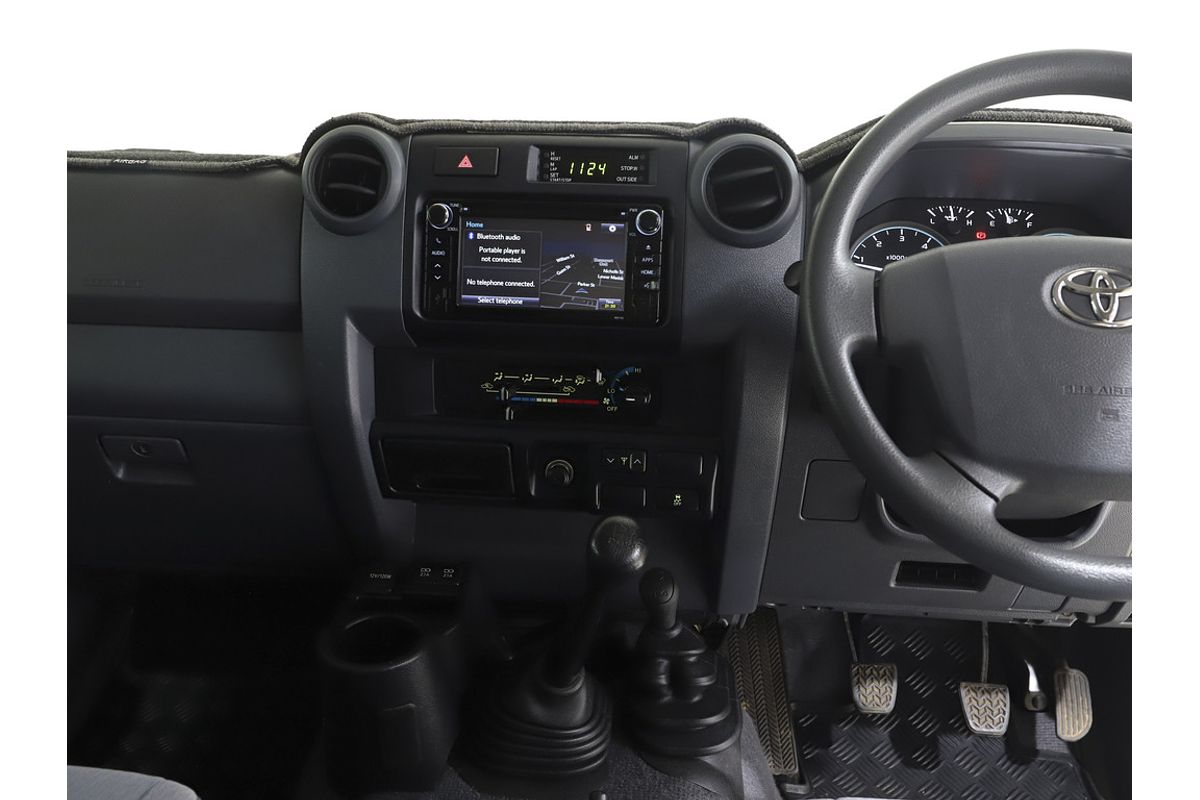 LC Military GXL 4.5L T Diesel Manual Dual Cab Chassis