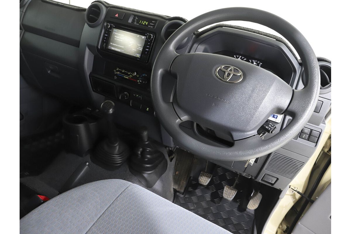 LC Military GXL 4.5L T Diesel Manual Dual Cab Chassis