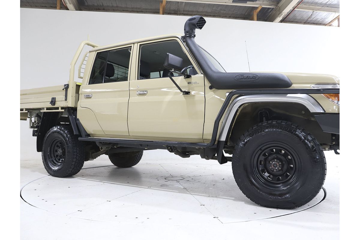 LC Military GXL 4.5L T Diesel Manual Dual Cab Chassis