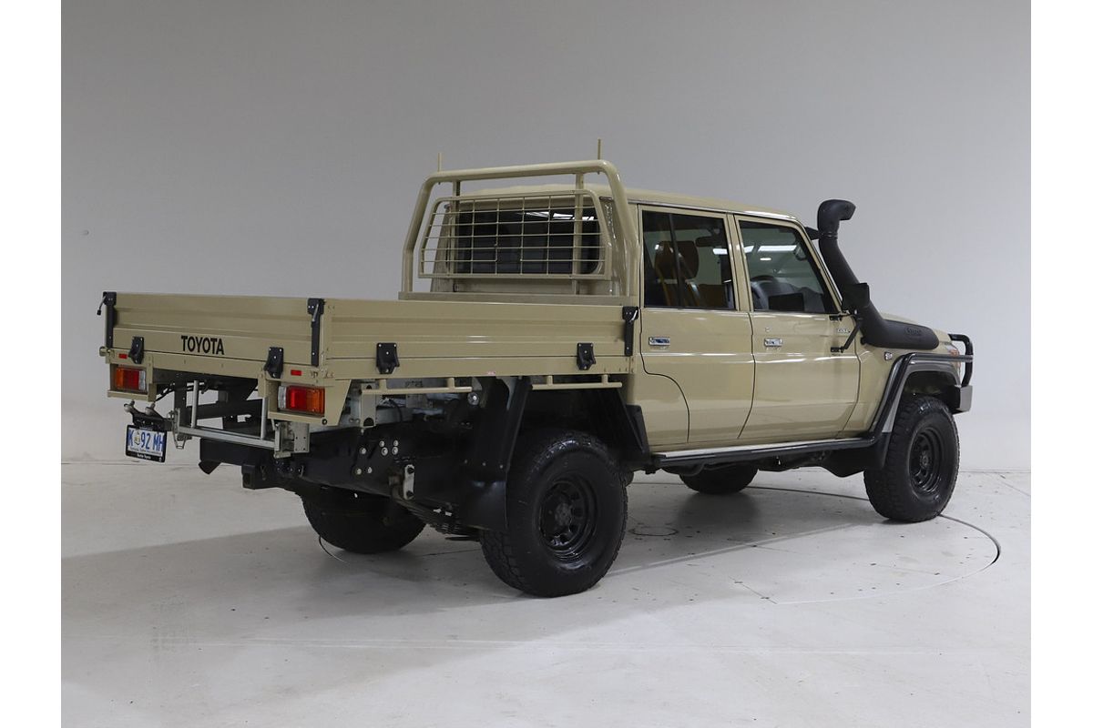 LC Military GXL 4.5L T Diesel Manual Dual Cab Chassis