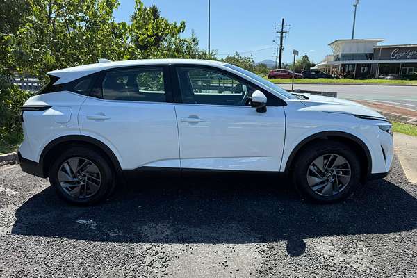 2025 Nissan QASHQAI ST J12