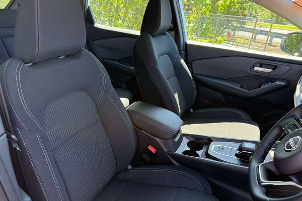 2025 Nissan QASHQAI ST J12