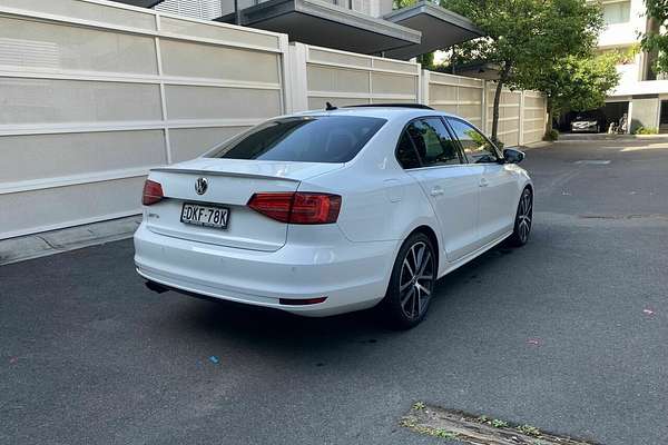 2016 Volkswagen Jetta 155TSI Highline Sport 1B