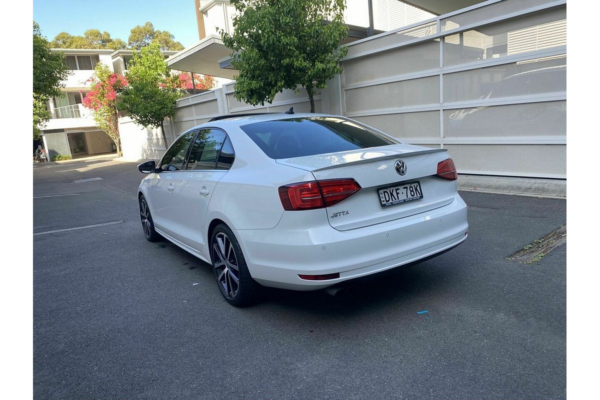 2016 Volkswagen Jetta 155TSI Highline Sport 1B