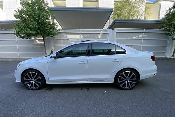 2016 Volkswagen Jetta 155TSI Highline Sport 1B