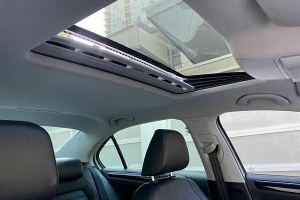 2016 Volkswagen Jetta 155TSI Highline Sport 1B