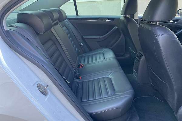 2016 Volkswagen Jetta 155TSI Highline Sport 1B