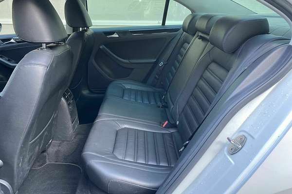2016 Volkswagen Jetta 155TSI Highline Sport 1B
