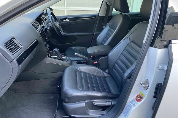 2016 Volkswagen Jetta 155TSI Highline Sport 1B
