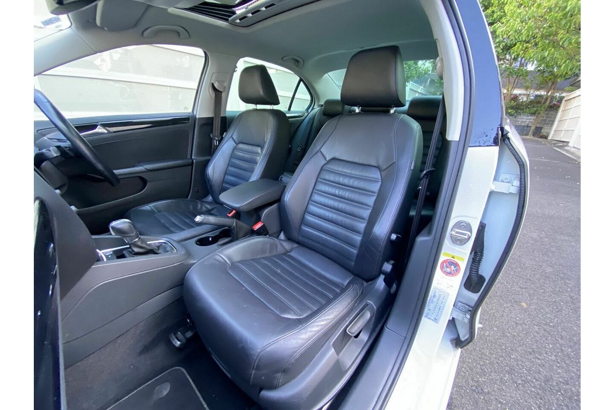 2016 Volkswagen Jetta 155TSI Highline Sport 1B