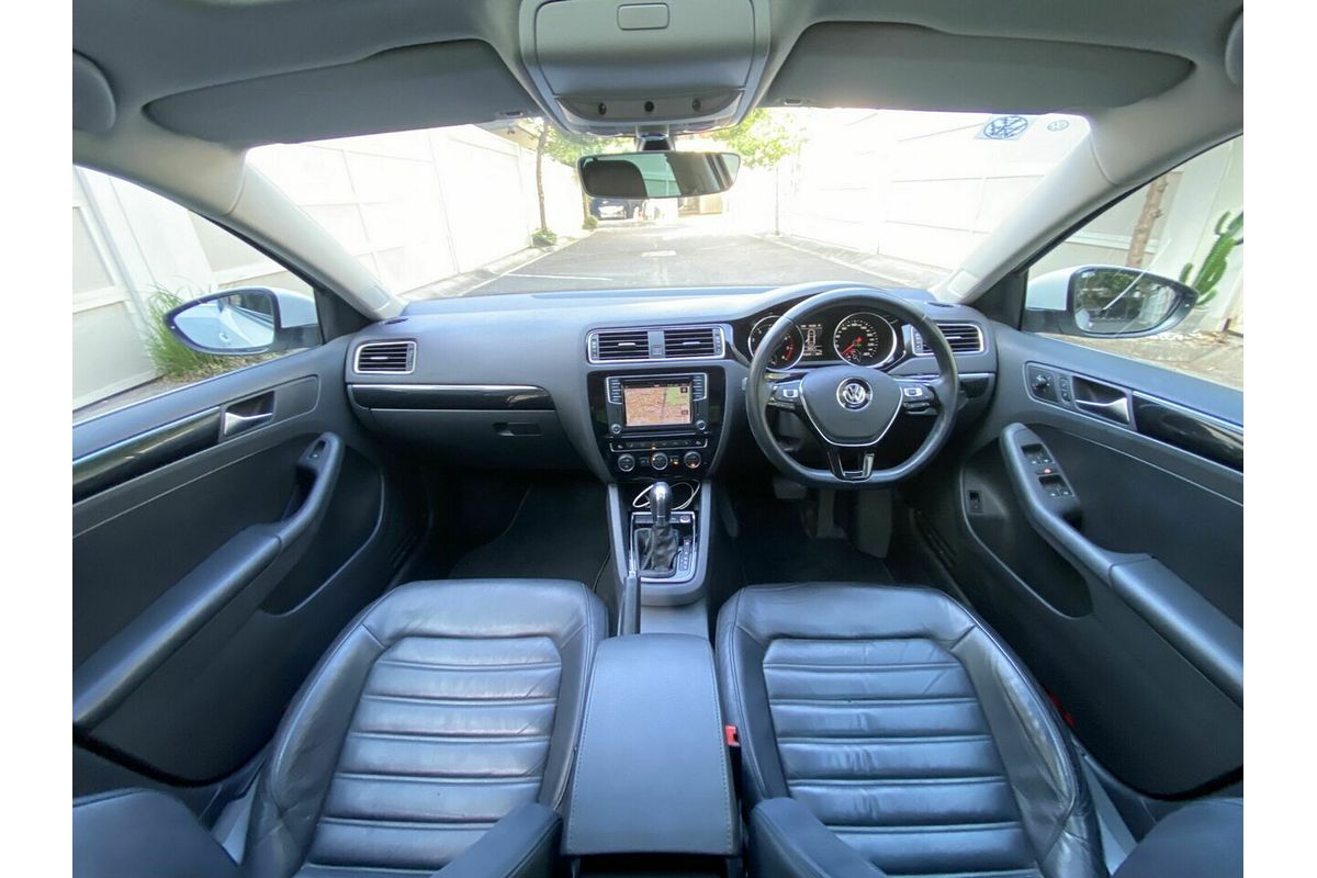 2016 Volkswagen Jetta 155TSI Highline Sport 1B