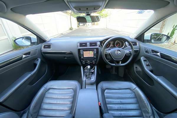 2016 Volkswagen Jetta 155TSI Highline Sport 1B