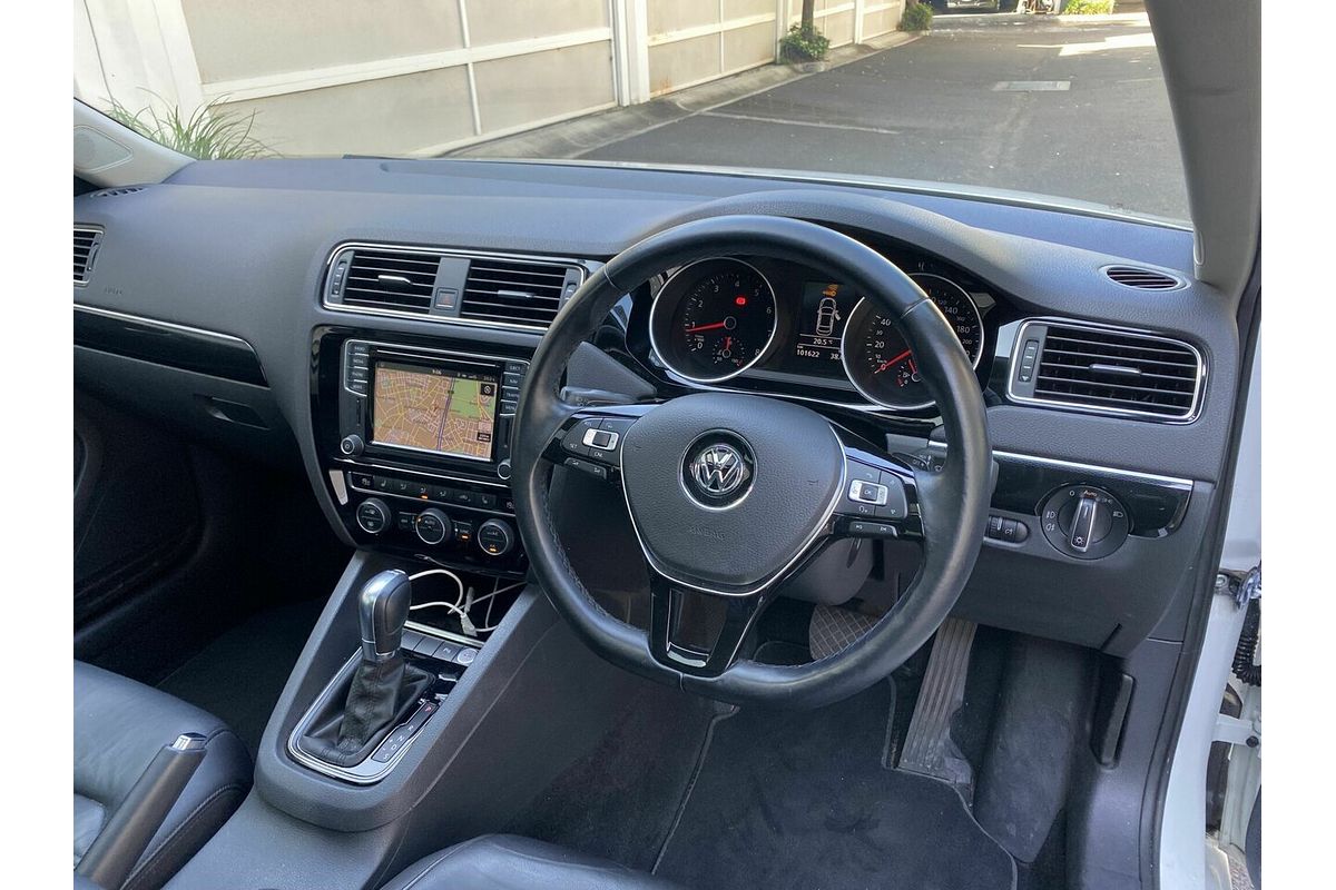 2016 Volkswagen Jetta 155TSI Highline Sport 1B