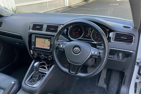 2016 Volkswagen Jetta 155TSI Highline Sport 1B