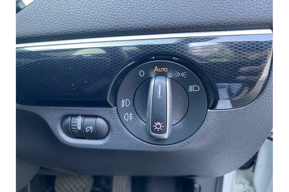 2016 Volkswagen Jetta 155TSI Highline Sport 1B