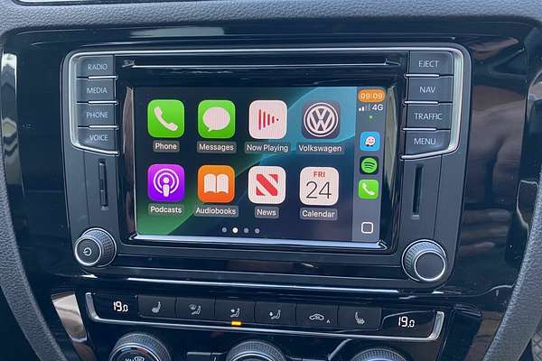 2016 Volkswagen Jetta 155TSI Highline Sport 1B