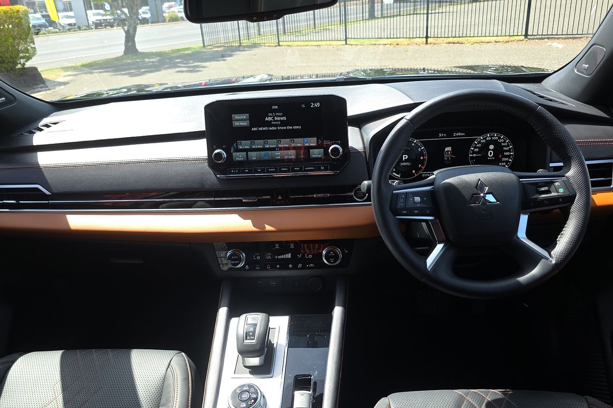 2023 Mitsubishi Outlander Exceed Tourer ZM