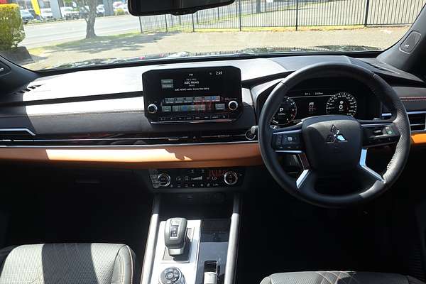 2023 Mitsubishi Outlander Exceed Tourer ZM