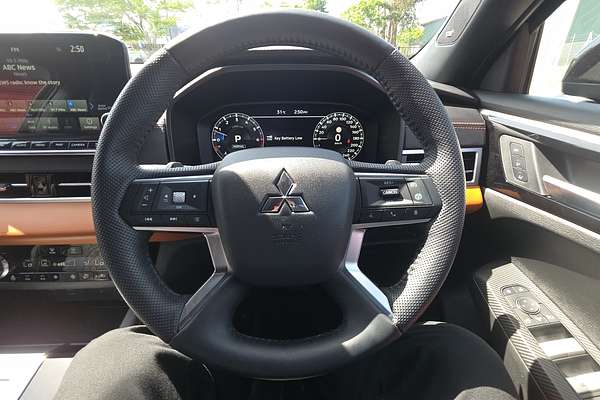 2023 Mitsubishi Outlander Exceed Tourer ZM