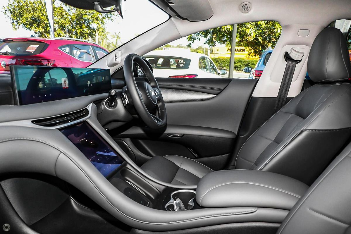 2025 MG IM5 Performance P12L