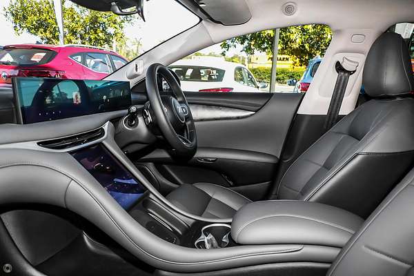 2025 MG IM5 Performance P12L