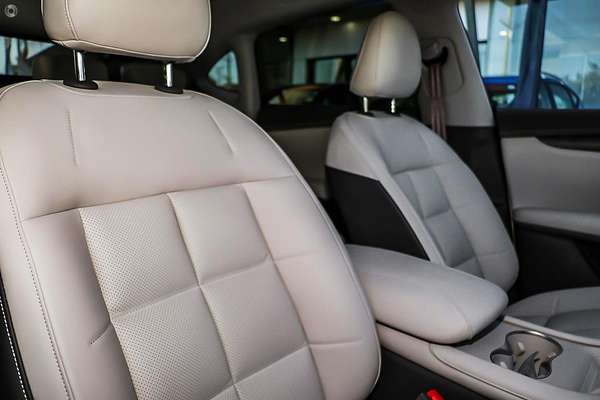 2025 MG IM6 Performance S12L