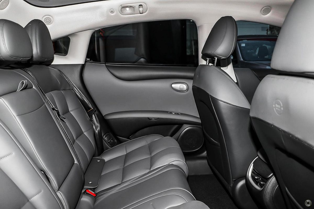 2025 MG IM5 Performance P12L