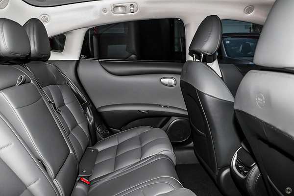 2025 MG IM5 Performance P12L