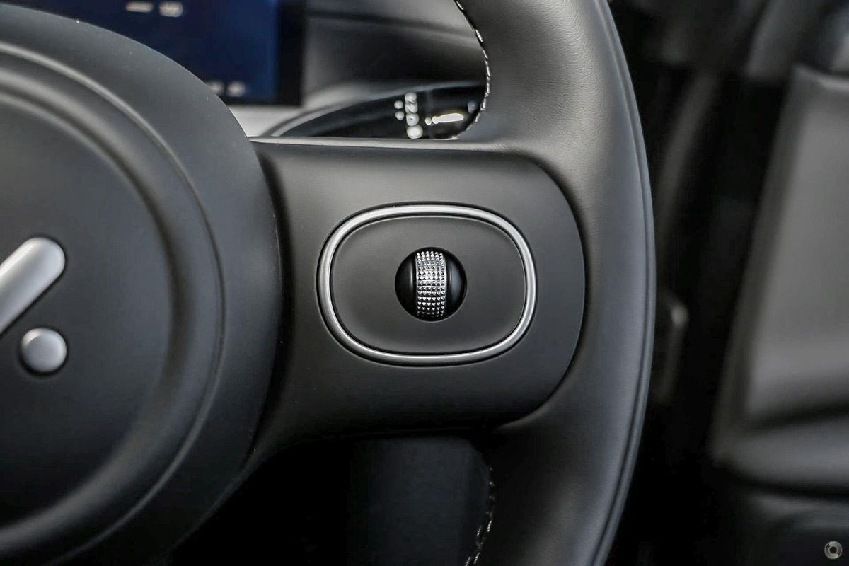 2025 MG IM5 Performance P12L