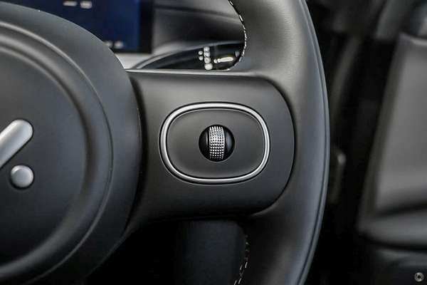 2025 MG IM5 Performance P12L